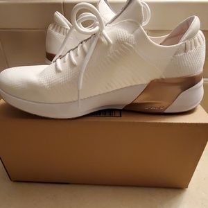 Skechers SKLX Modena Women's Size 8.5 Shoes